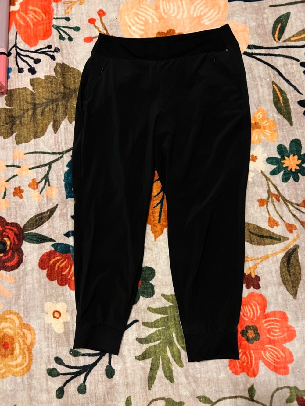 Like NEW Athleta Black Jogger Pants